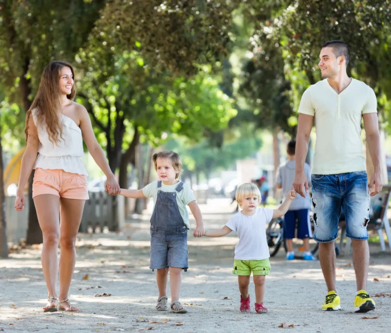 Family walking into a medical clinic in Victoria Texas for a checkup.